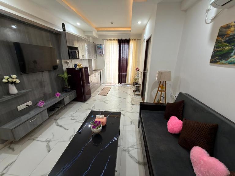 The Viewpoint Suites- Netflix, Hotstar, Wi-Fi - B&B Gurugram