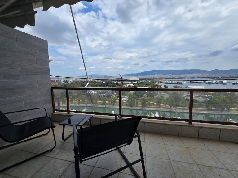 PAPANASTASIOU Pireas Bay View Modern Apartment - B&B Pireo