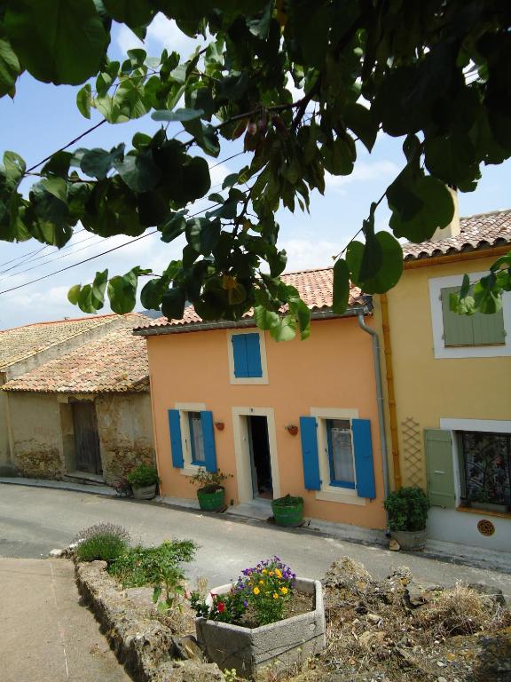 La Maison des Remparts - B&B Saint-Jean-de-Barrou