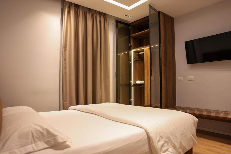 PIN Apartment - 3 Min to Skanderbeg - B&B Tirana