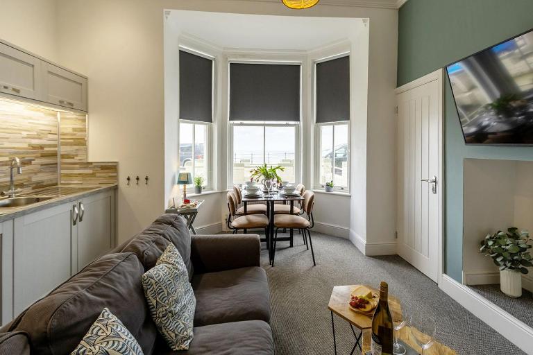 Seascape - Fantastic Location with Sea Views! - B&B Scarborough