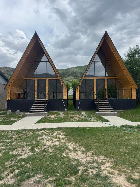 Eldos_Kolsai - B&B Saty