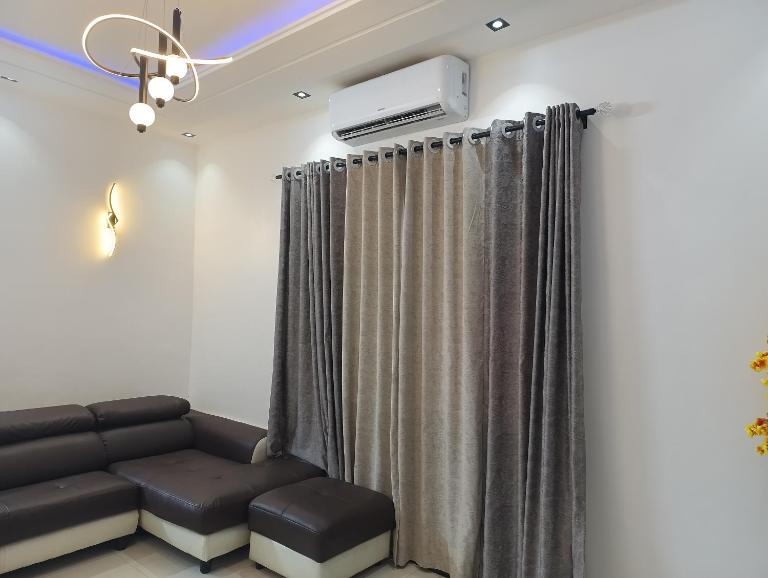 Lumière Appartement 3ch salon meublés - B&B Cotonou