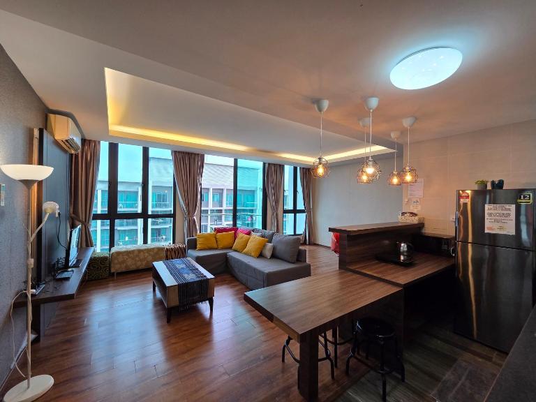 Smart Stay for 4 at Vivacity Megamall - B&B Kuching