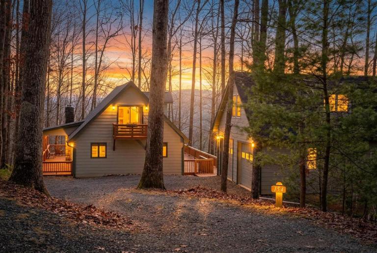 Easy Breezy Lodge - Powder Horn Mountain - Bed and Breakfast Powderhorn Mountain