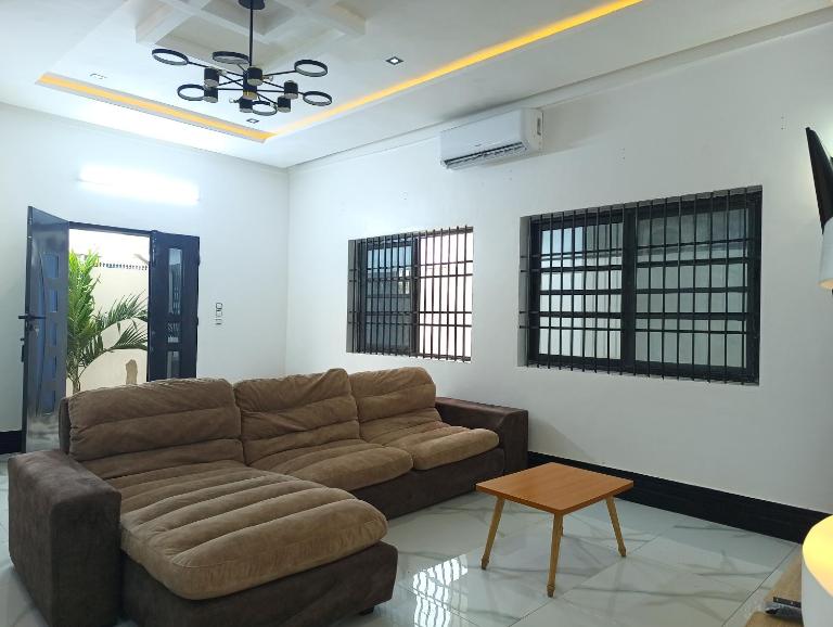 Chic Villa basse 2 ch salon Fidjrossè - B&B Cotonou