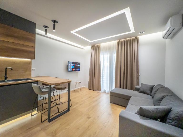 PIN Apartments - 3 Min to Skanderbeg - B&B Tirana