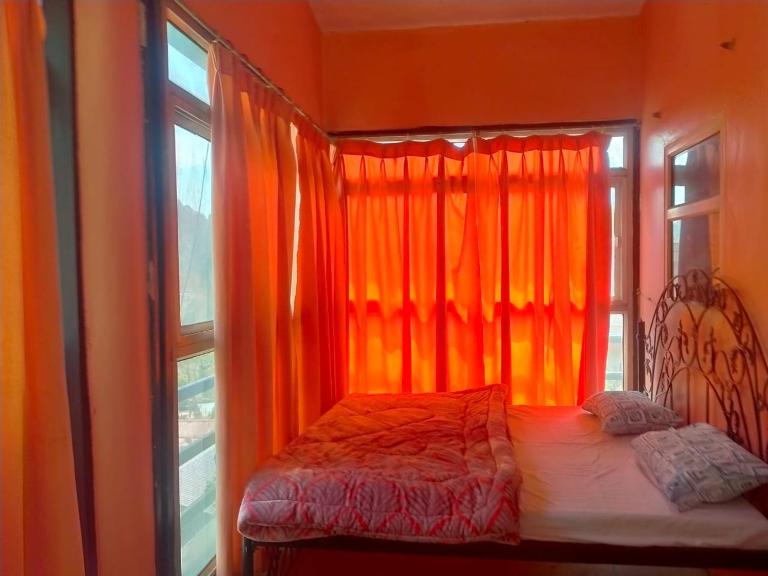 Native Homes - Bed and Breakfast Naini Tāl