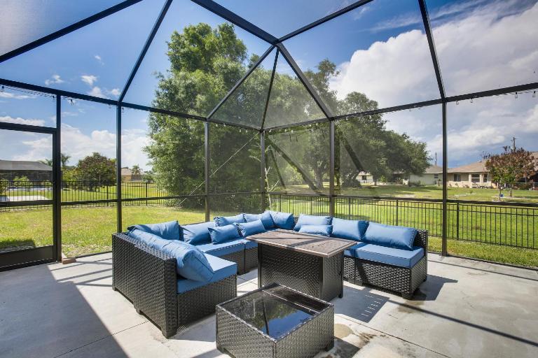 Lanai & Fenced Yard! Home 8 Mi to Charlotte Harbor - B&B Punta Gorda