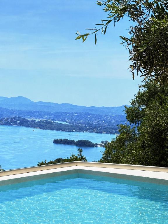 Contessa di Padre - Villa with Private pool and Sea View - B&B Spartýlas