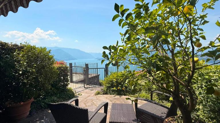 Il Ghiro - Panoramic View - B&B Perledo