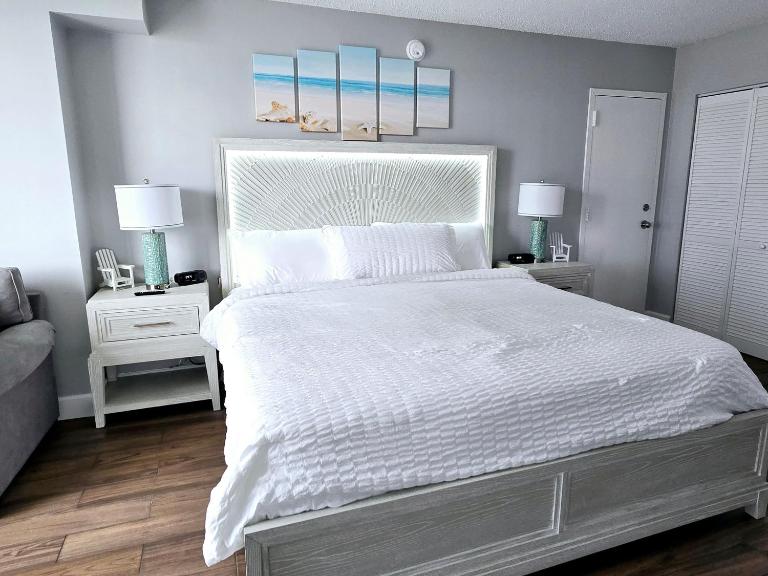 3 Oceanview Studios connecting w/pool, tiki bar - Chambres d'hôtes Daytona Beach