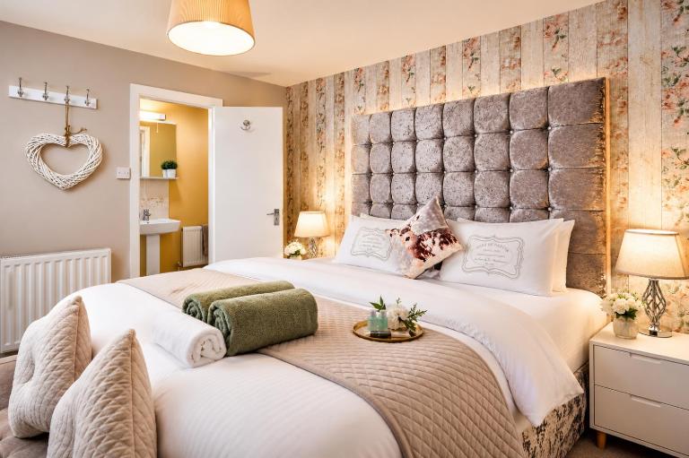 Devon Guest House - B&B Blackpool