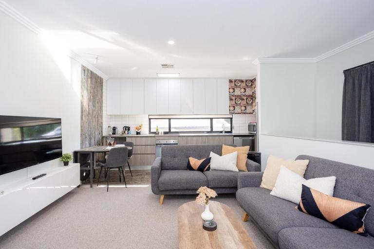 Subiaco City Stay - Close to CBD, Cafes & Hospital - B&B Perth