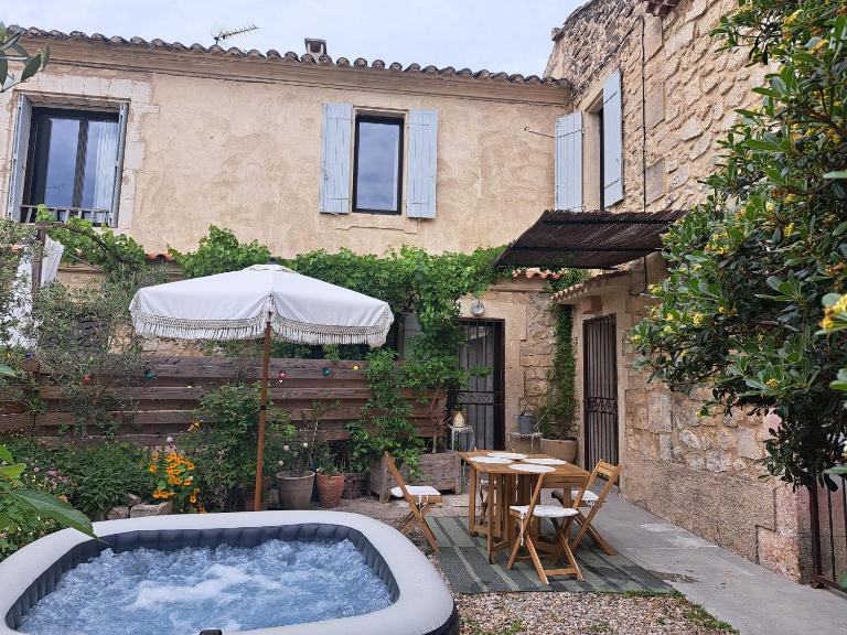 Un air de vignes, au centre de Maussane, jaccuzzi en sup - B&B Maussane-les-Alpilles