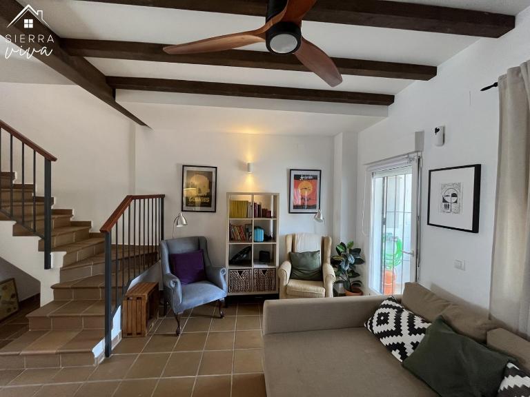 Valdeluna by SIERRA VIVA - Bed and Breakfast Valdezufre