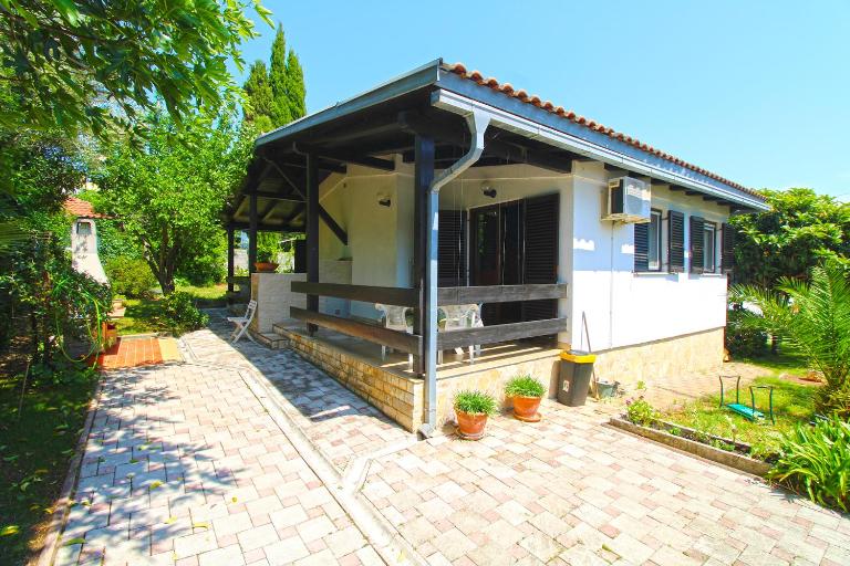 Apartments Vanja 2435 - B&B Premantura
