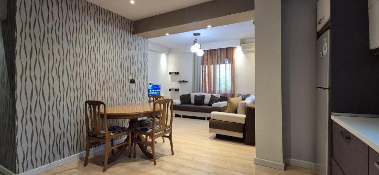Central Apartment - B&B Sarandë