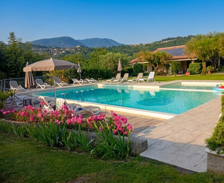 Appartamenti Le Rasole - Bed and Breakfast Garda