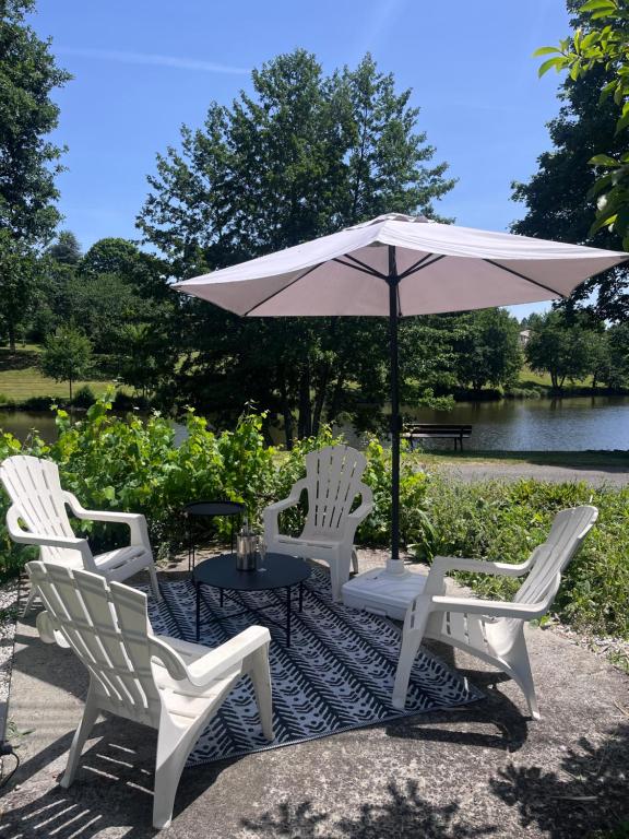 Cosy Cottage on the Lake - B&B Écuras