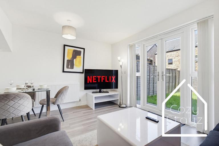 Stylish 5 Bedroom Home with Gated Parking and near City Centre - B&B Birmingham
