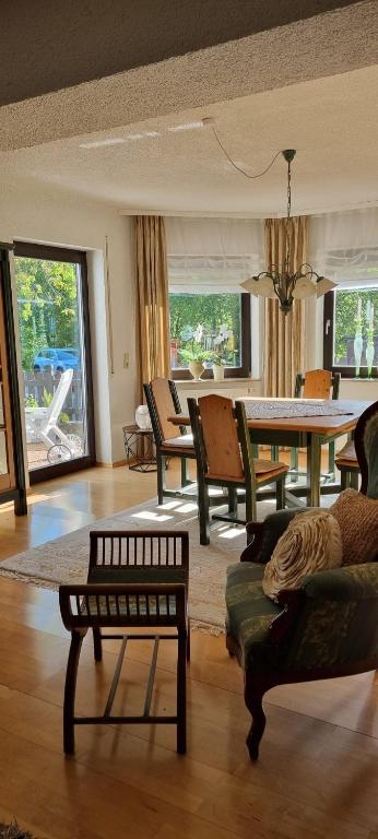 Ferienwohnung Heide 90 qm im Frankenwald an Rennsteig und grünem Band - B&B Tettau