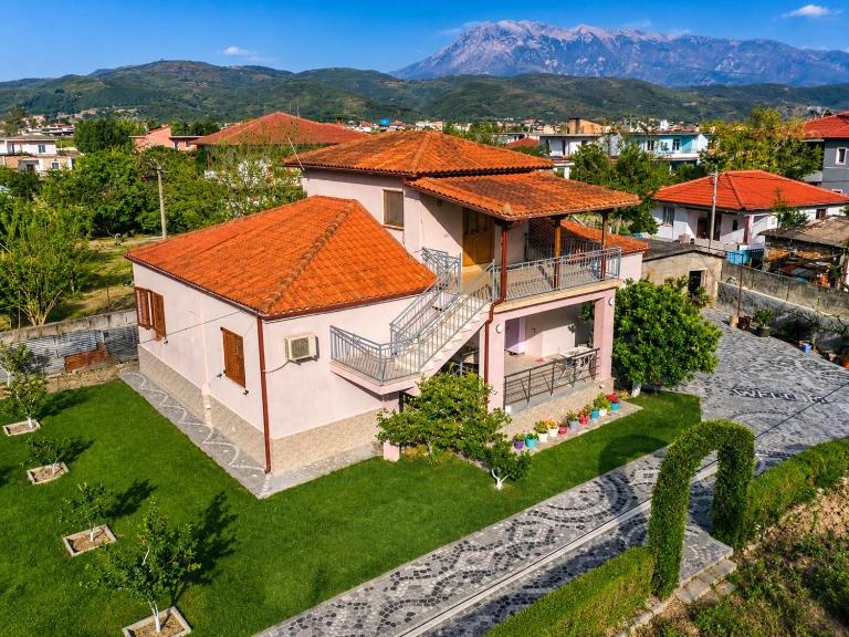 Villa Nano - Bed and Breakfast Berat