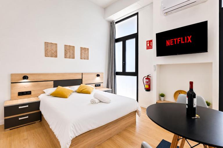 Jirafa - Entire Apt - Near Beach and Stadium by Río Turia Apartments - B&B Valencia
