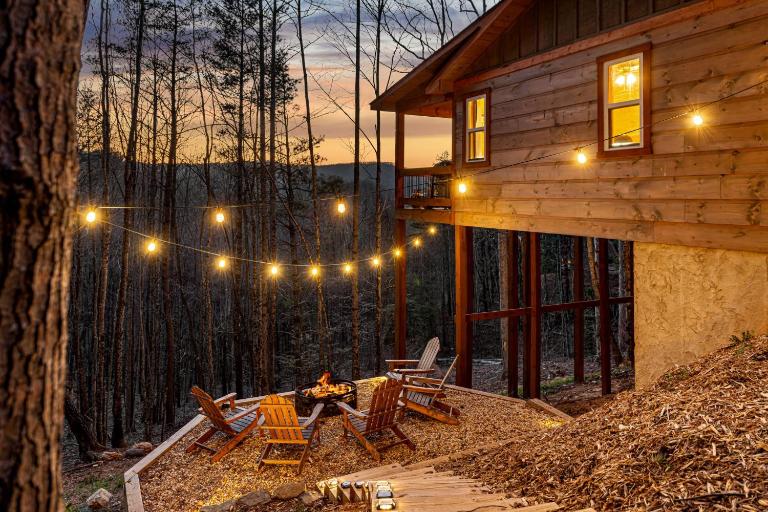 Sauna Retreat w/ Mountain Views + Fireplace - B&B Blue Ridge