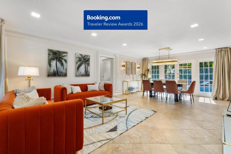 A Slice of Paradise - Bel Air Beach House with Private Pool, 30-35 min to FIFA - B&B Fort Lauderdale