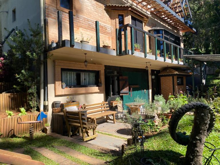 casa da flor 02 com lareira - B&B Campos do Jordão