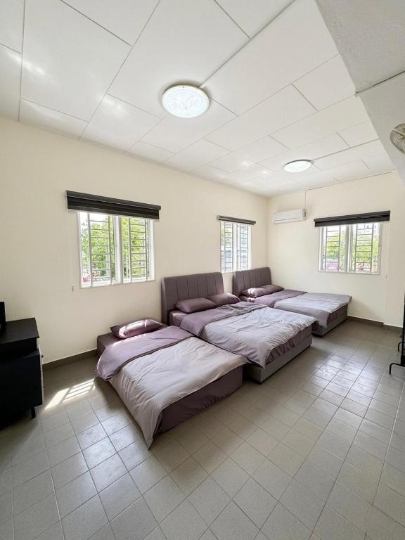 Retro Cozy Corner-lot Homestay 18pax Raja Uda Butterworth Sunway Netflix TV Camping Vibe - Ferienwohnung Butterworth