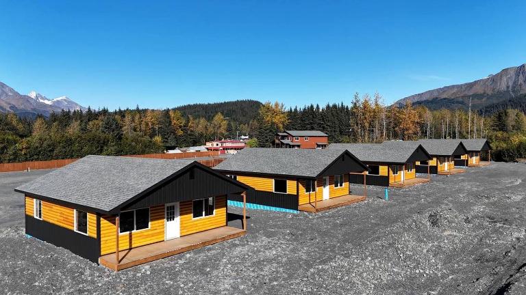 Spacious Cabin with Mountain Views & Private Porch near Resurrection Bay, Seward Alaska - Bed and Breakfast Seward