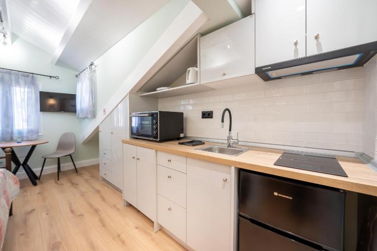 3Waves Studios Spyretos 2nd - Bed and Breakfast Karyófyto