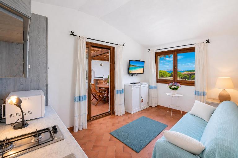 Sea View Within Walking Distance of the Beach - Bed and Breakfast Baja Sardinia