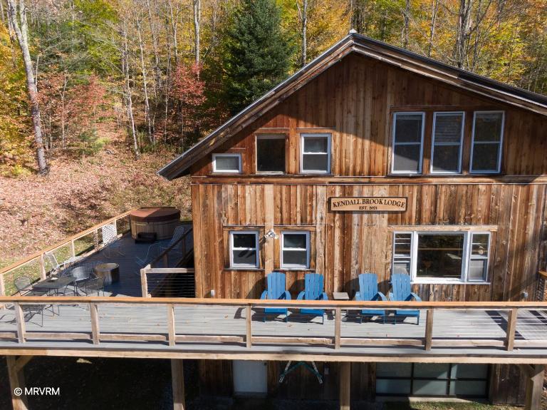 Kendall Brook Lodge - Bed and Breakfast Granville