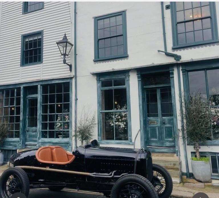 Flower shop loft in Rye - B&B Rye