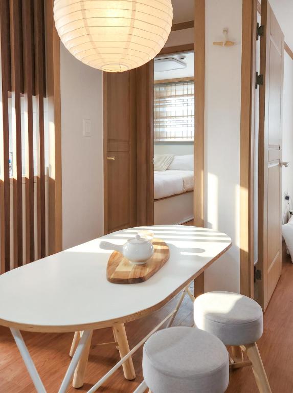 2BR, 3bed APT, Cozy Jongam - B&B Seúl