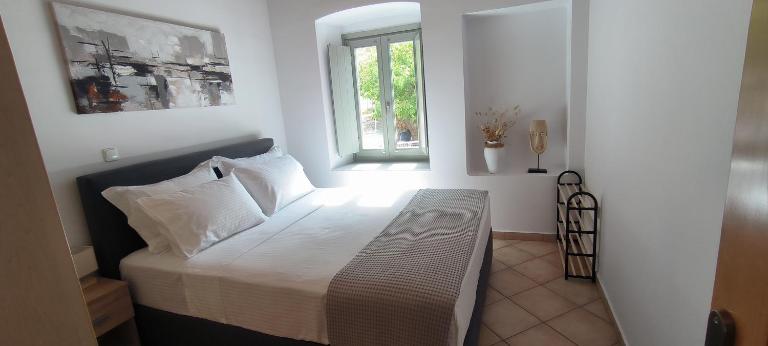 Vrisi House - B&B Kyparíssi
