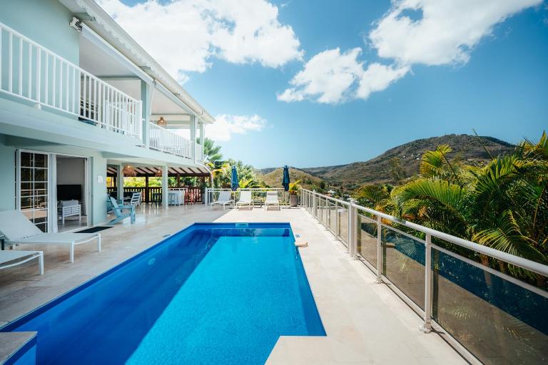 Villa L'Escapade Tropicale - Vue Mer - Piscine - Salle de Sport - B&B Les Trois-Îlets