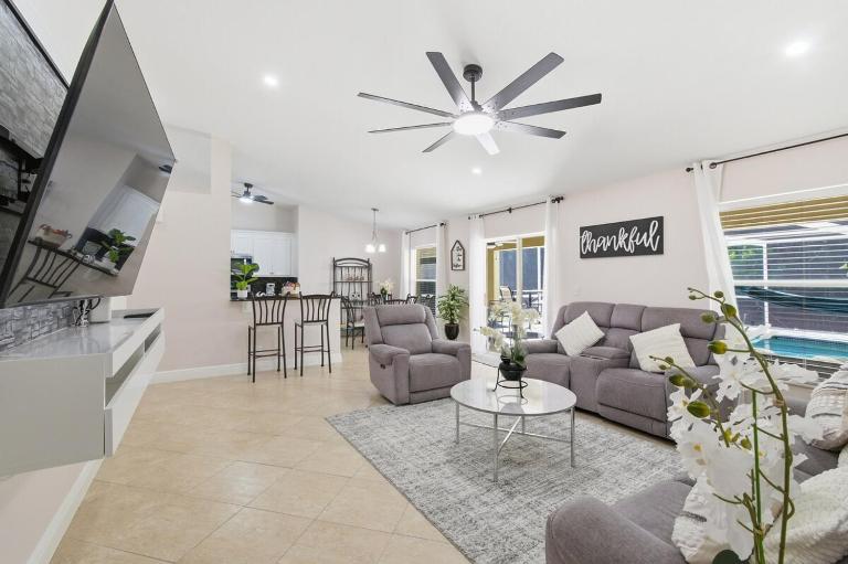 4BR Naples Retreat , Pool & Jacuzzi - Ferienwohnung Naples (Florida)
