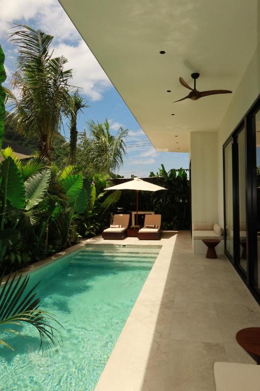 Villa Azei - private pool, 2 minutes from beach - Bed and Breakfast Selongbelanak