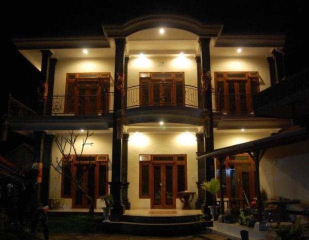 Aditya Homestay - B&B Munduk