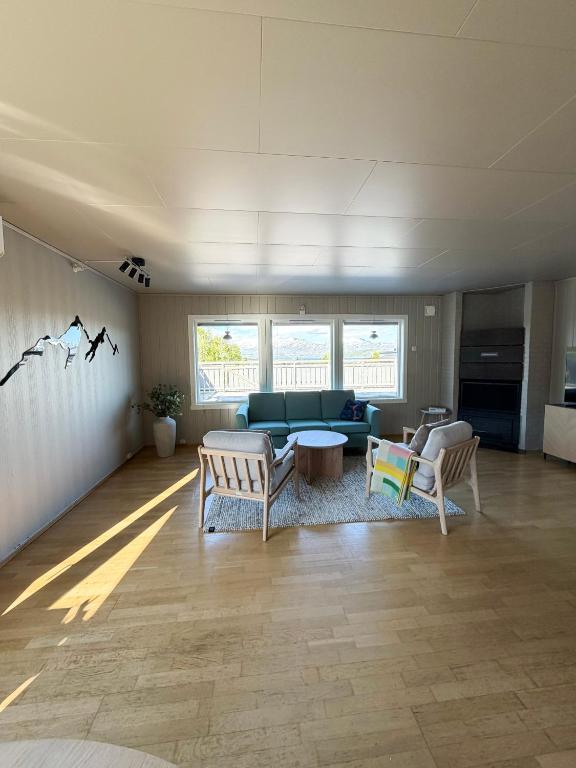 Top floor apartment with great view - Ferienwohnung Tromsø