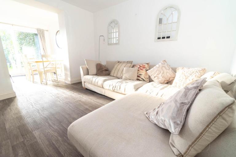 4BR Swansea Home Near City Centre - Ferienwohnung Swansea