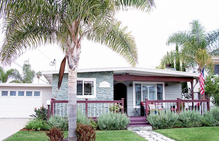 Getaway Beach Bungalow - Kid and Pet Friendly - Bed and Breakfast Carlsbad