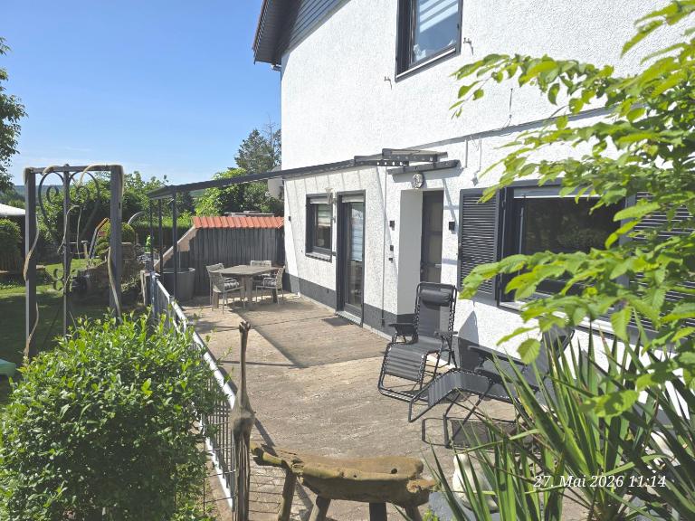 Ruhige Ferienwohnung mit grosser Terrasse - B&B Höringen