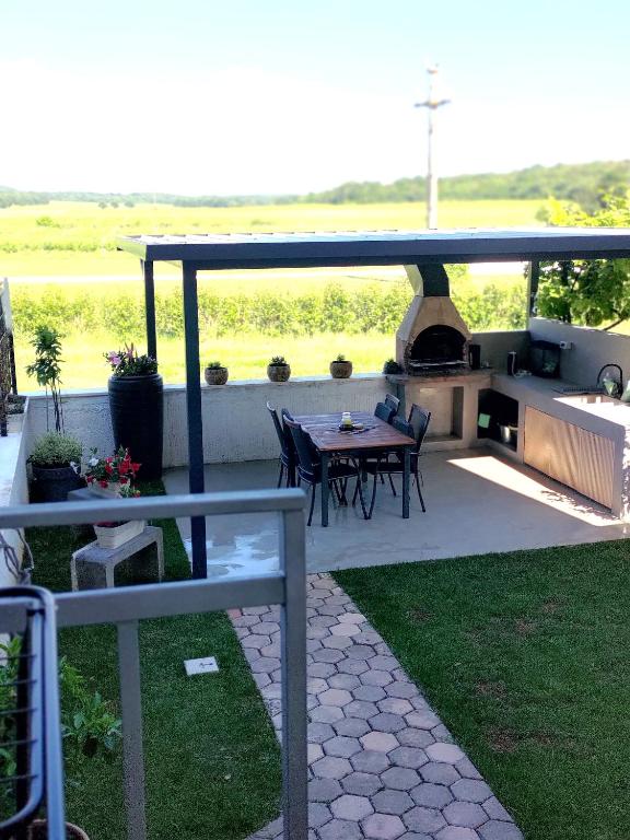 Apartment Viti with garden and barbecue - B&B Funtana