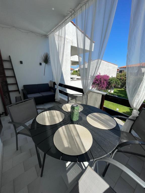 Garden by the sea apartment just 100m from the beach - Ferienwohnung Pefkochori