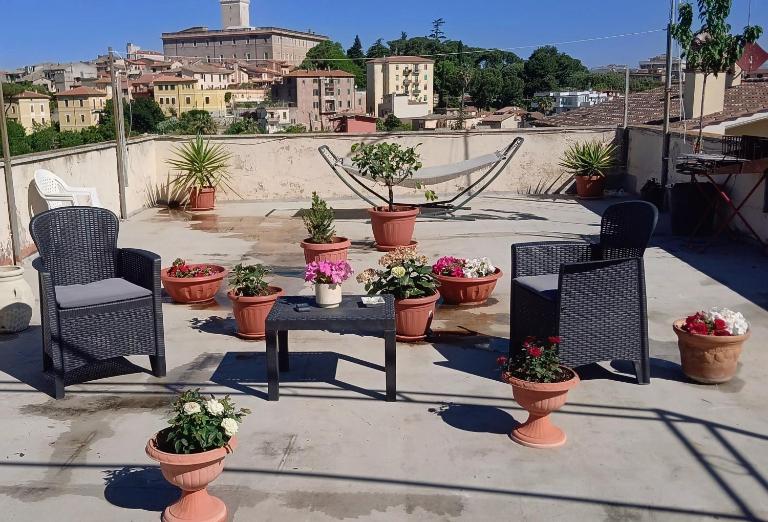 the panoramic terrace of Fiore Pelli - Bed and Breakfast Monterotondo